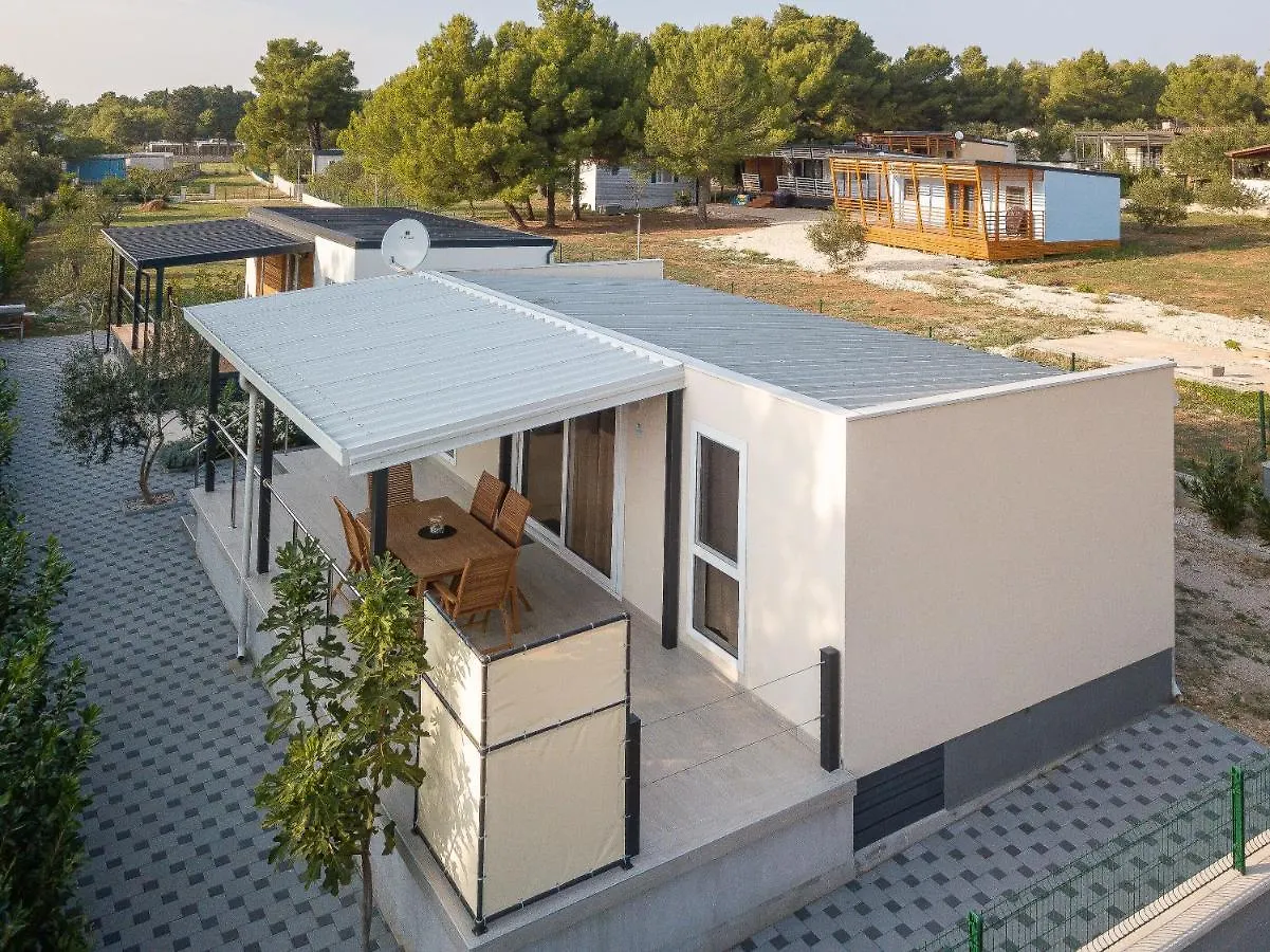 Holiday home Mobile Home Kastanjola Biograd Na Moru