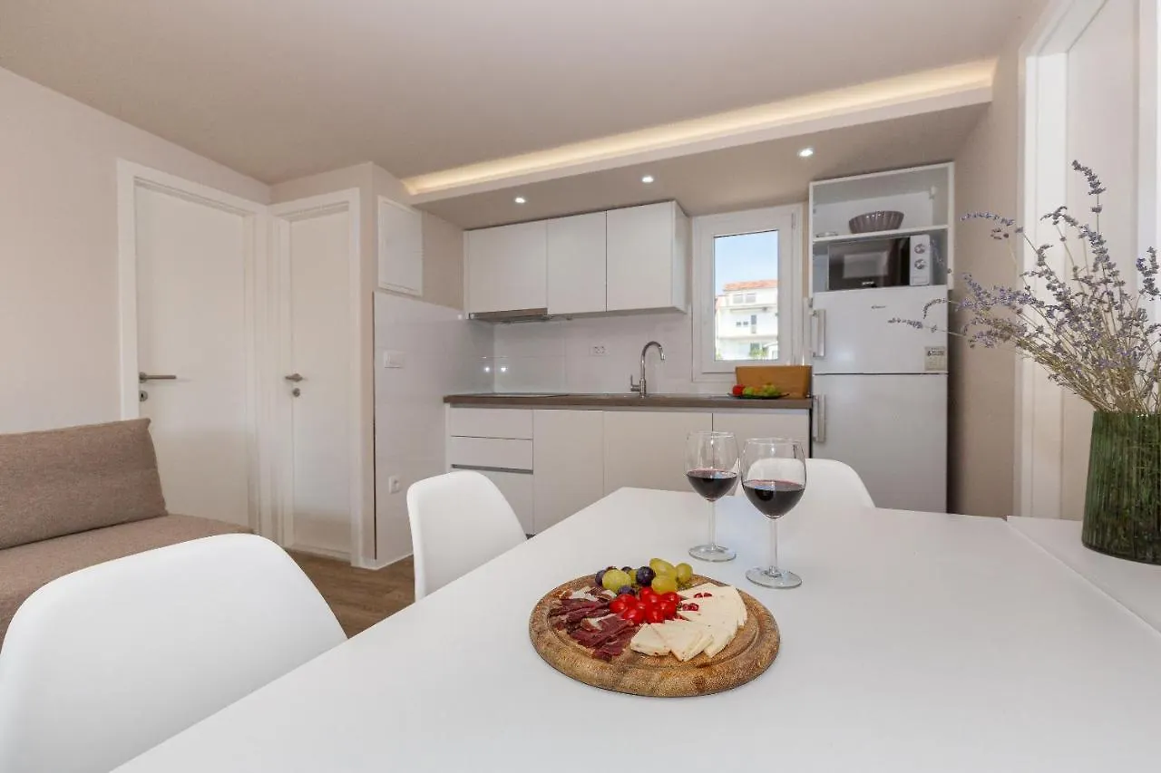 Mobile Home Kastanjola Biograd Na Moru Holiday home