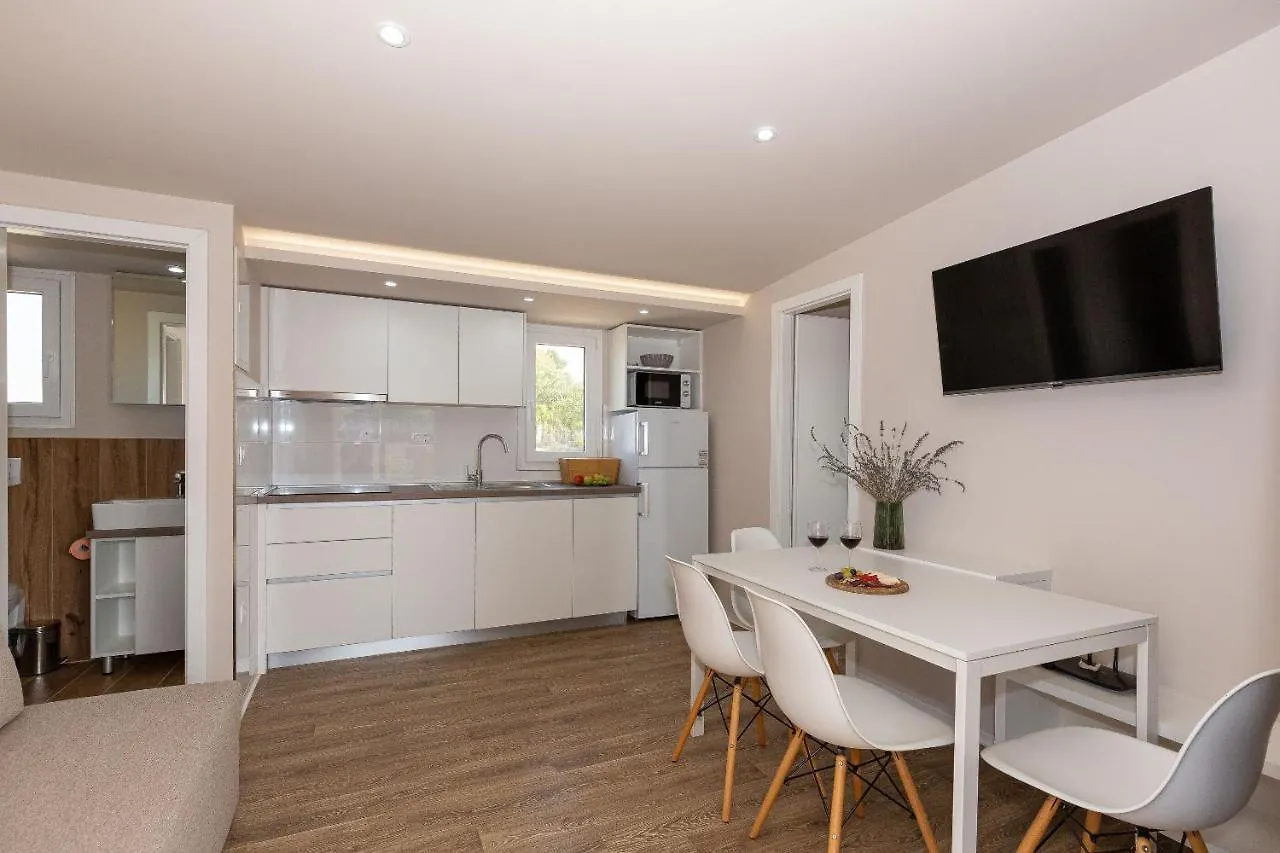 Holiday home Mobile Home Kastanjola Biograd Na Moru