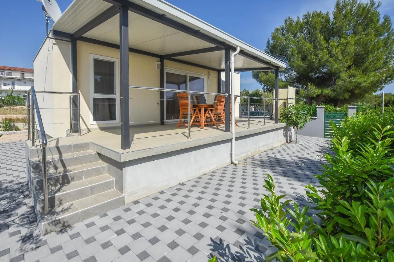 Mobile Home Kastanjola Biograd Na Moru